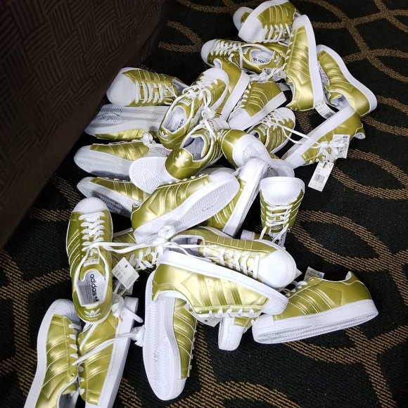 adidas Womens Superstar Satin Gold Metallic White FY1154 Sneaker Fashion Old OG - Picture 2 of 12